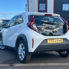 Toyota Aygo X 1.0 VVT-i Pure Hatchback 5dr Petrol x-shift Euro 6 (s/s) (72 ps) 6
