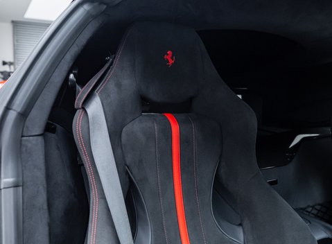 Ferrari 812 Competizione 13