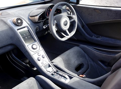 McLaren 675 LT Spider 35