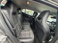Mercedes-Benz GLA GLA 180 URBAN EDITION 13