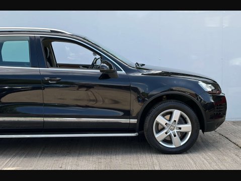 Volkswagen Touareg 3.0 Touareg V6 TSi Hybrid Auto 4WD 5dr 14