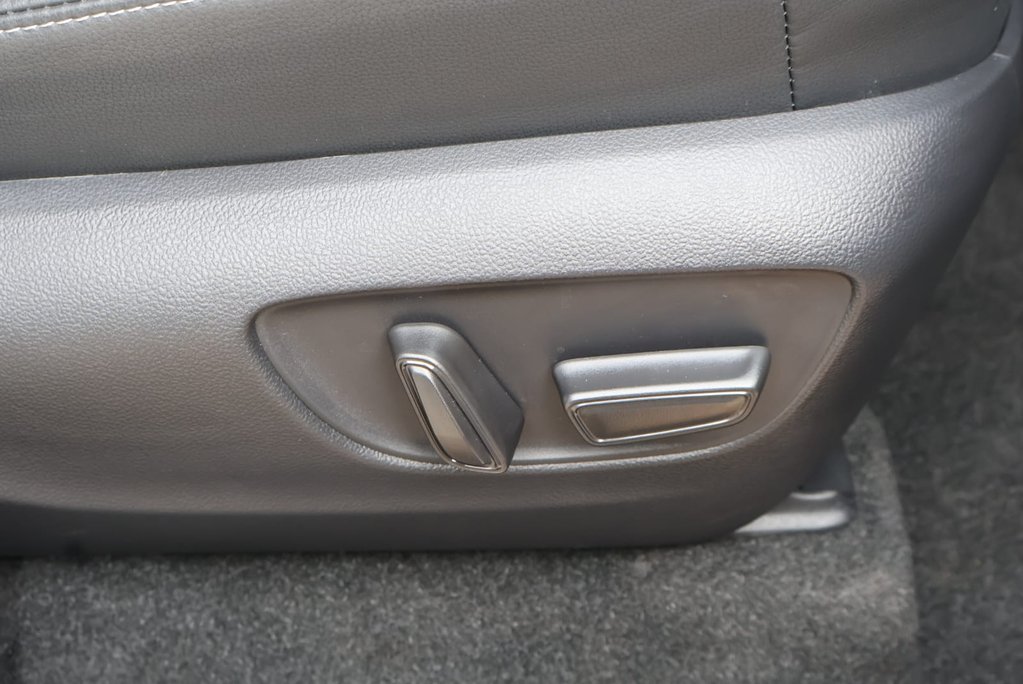 Toyota Land Cruiser COMMERCIAL WITH  REAR SEATS AND PRIVACY  10