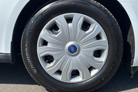 Ford Transit Connect 220 L1 Trend DCIV Tdci with Air Con / Sat Nav / Camera 33