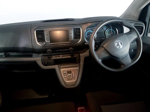 Vauxhall Vivaro Life 50kWh Combi MPV 5dr Electric Auto LWB (9 Seat, 11kW Charger) (136 ps) Elect 18