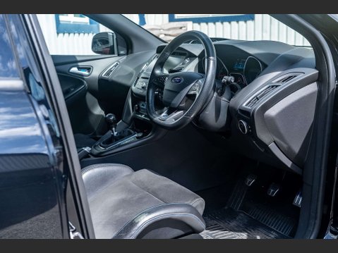 Ford Focus 2.3 Focus RS 4WD 5dr 11