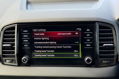 Skoda Karoq SPORTLINE TSI DSG AUTOMATIC - METEOR GREY -PAN ROOF -APPLE CARPLAY 56