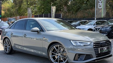 Audi A4 TFSI BLACK EDITION MHEV- APPLE CAR PLAY - REVERSE CAMERA 