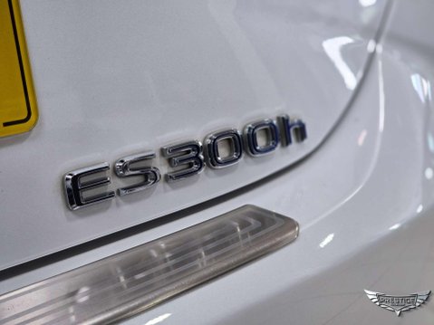 Lexus Es 2.5 300h Takumi E-CVT Euro 6 (s/s) 4dr 16