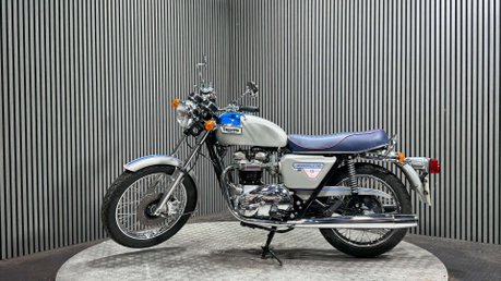 Triumph Bonneville JUBILEE 1977 ONLY 8K STUNNING CLASSIC BIKE NEW MOT 4