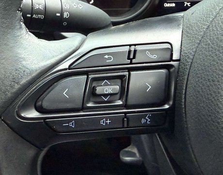 Toyota Yaris 1.5 Yaris Design HEV CVT 5dr 19