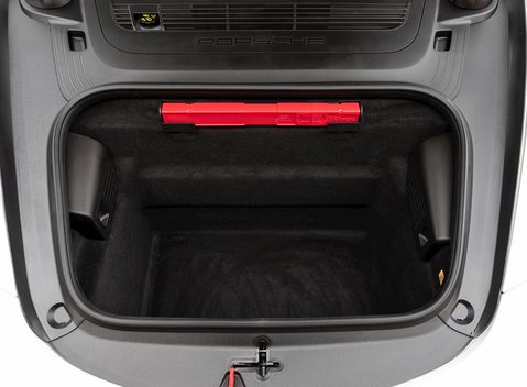 Porsche 911 Carrera GTS (991.2) 30