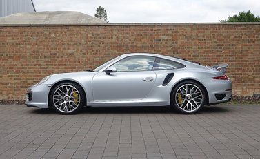 Porsche 911 (991) Turbo S 6
