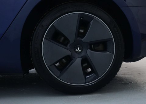 Tesla Model 3 Standard Range Plus Saloon 4dr Electric Auto RWD (241 bhp) 18