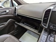 Porsche Cayenne 3.0 Cayenne D Platinum Edition V6 Tiptronic S A 4WD 5dr 85