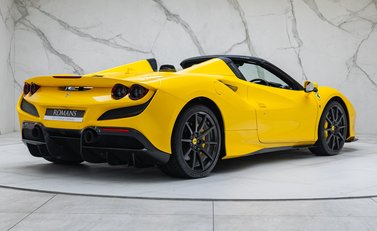 Ferrari F8 SPIDER 5