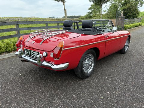 MG B ROADSTER 13