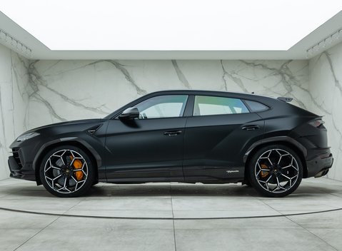 Lamborghini Urus PERFORMANTE 5