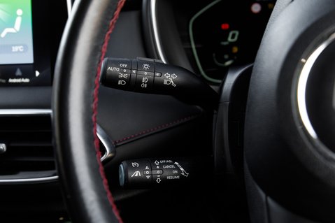 MG HS EXCLUSIVE DCT 15