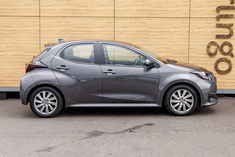 Toyota Yaris ICON FHEV 12