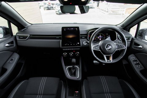 Renault Clio E-TECH ENGINEERED PHEV 3