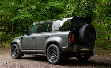 Land Rover Defender 110 OCTA EDITION ONE 4