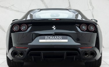 Ferrari 812 Superfast 5