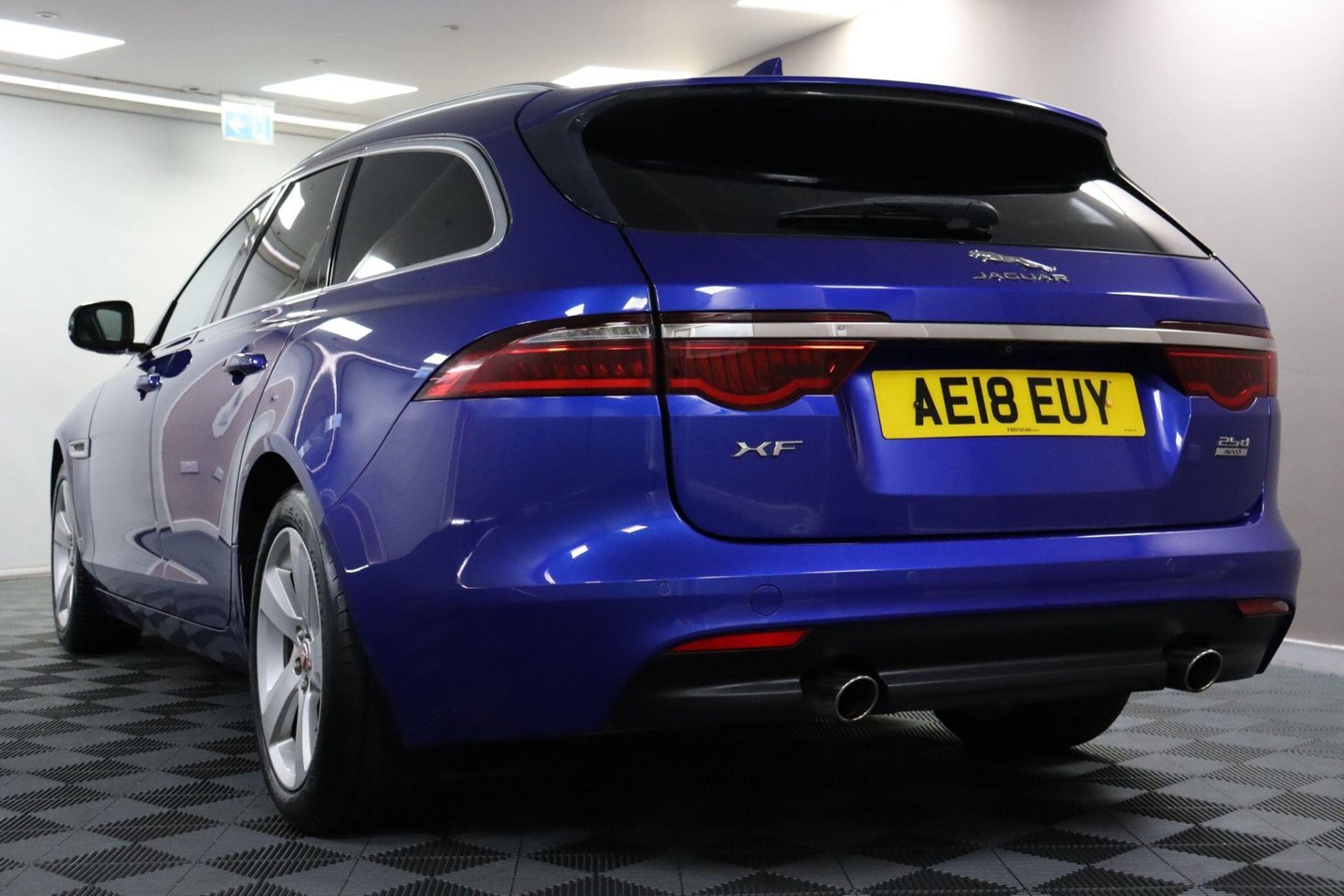 2018 Jaguar XF — image 28