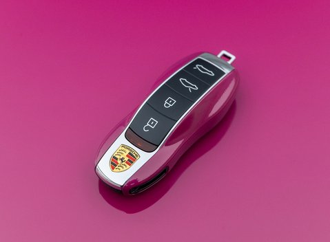 Porsche 718 Cayman GT4 23