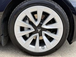 Tesla Model 3 Saloon 4dr Electric Auto RWD (241 bhp) 14
