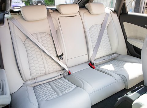 Audi RS6 Avant Performance 13