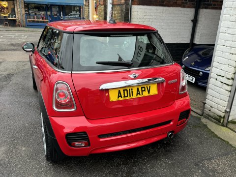 Mini Hatch COOPER 37