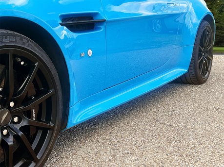 Aston Martin Vantage S V12 20