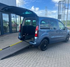 Citroen Berlingo Multispace 1.6 BlueHDi Feel Multispace MPV Wheel Chair Ramp 1