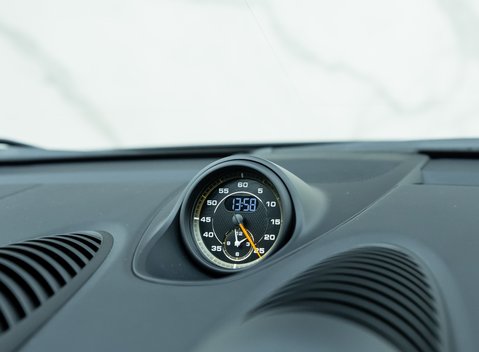 Porsche Cayman GT4 (718) 17