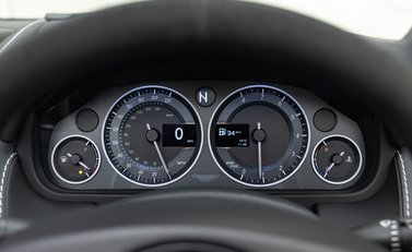 Aston Martin V12 Vantage S ROADSTER 26