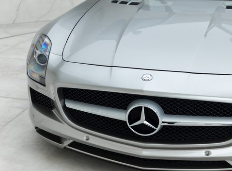 Mercedes-Benz SLS AMG 22