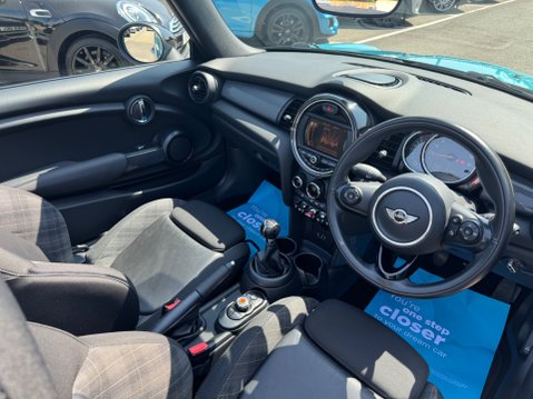 Mini Convertible COOPER 28