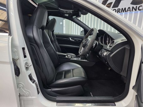 Mercedes-Benz C Class 6.3 C63 V8 AMG Edition 507 Saloon 4dr Petrol SpdS MCT Euro 5 (507 ps) 46