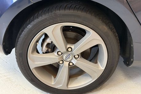 Volvo V40 1.6 T4 SE Lux Nav Hatchback 5dr Petrol Powershift Euro 5 (s/s) (180 ps) 65