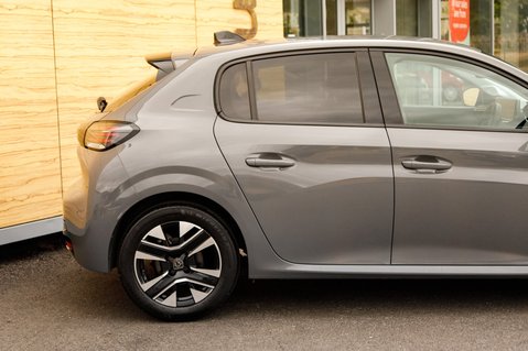 Peugeot 208 PURETECH ALLURE S/S 7