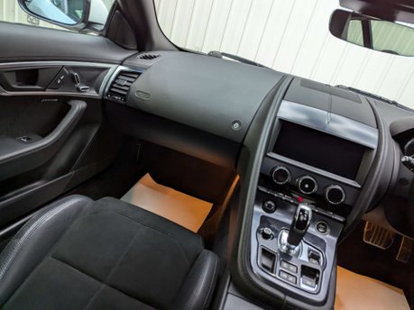 Jaguar F-Type 3.0 F-Type V6 R-Dynamic Auto 3dr 46