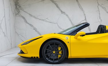 Ferrari F8 SPIDER 58