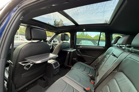 Volkswagen Tiguan R LINE TSI BMT 4MOTION DSG -RARE LEATHER INTERIOR -CAMERA -APPLE CARPLAY  32