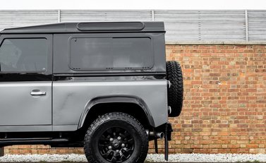 Land Rover Defender 90 Autobiography Edition 22