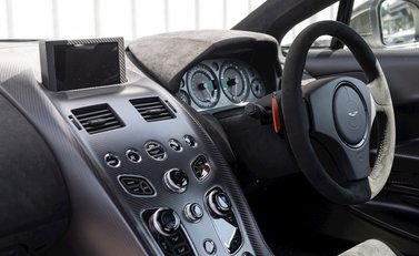 Aston Martin Vantage GT12 15