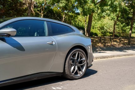 Ferrari GTC4 Lusso T V8 11