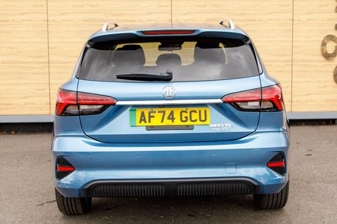 MG MG5 TROPHY 7