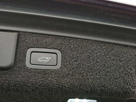 Jaguar XF 2.2d Luxury Sportbrake Auto Euro 5 (s/s) 5dr 24