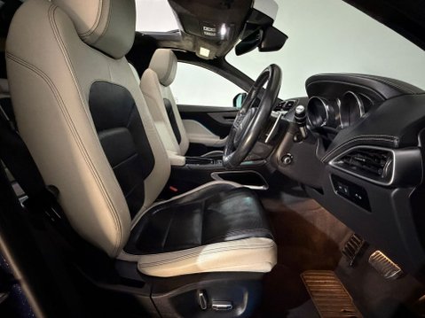 Jaguar F-Pace S AWD 17