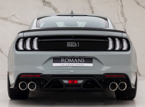 Ford Mustang Mach 1 5